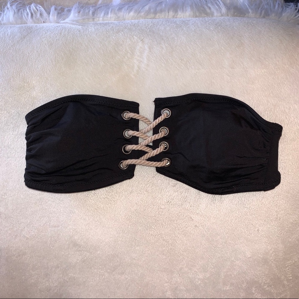Bikini top - rope laced in between